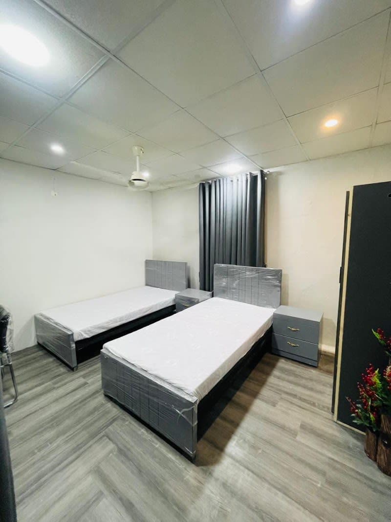 Signature Stay Hostel Girls