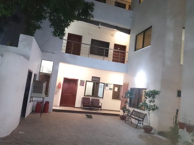 FMH 947 hostel