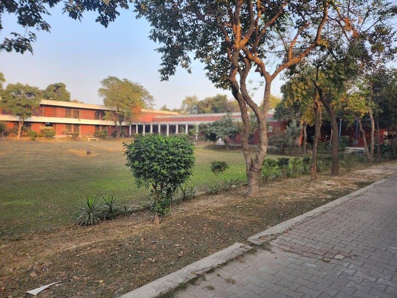 Girls Hostel No. 10