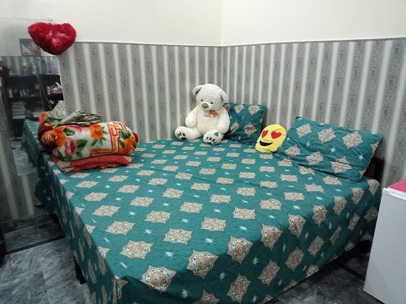 High end ladies hostel